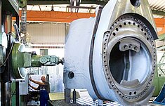 CNC-Fräsarbeiten an Schiffsgetriebe mit Scharmann-Bohrwerk