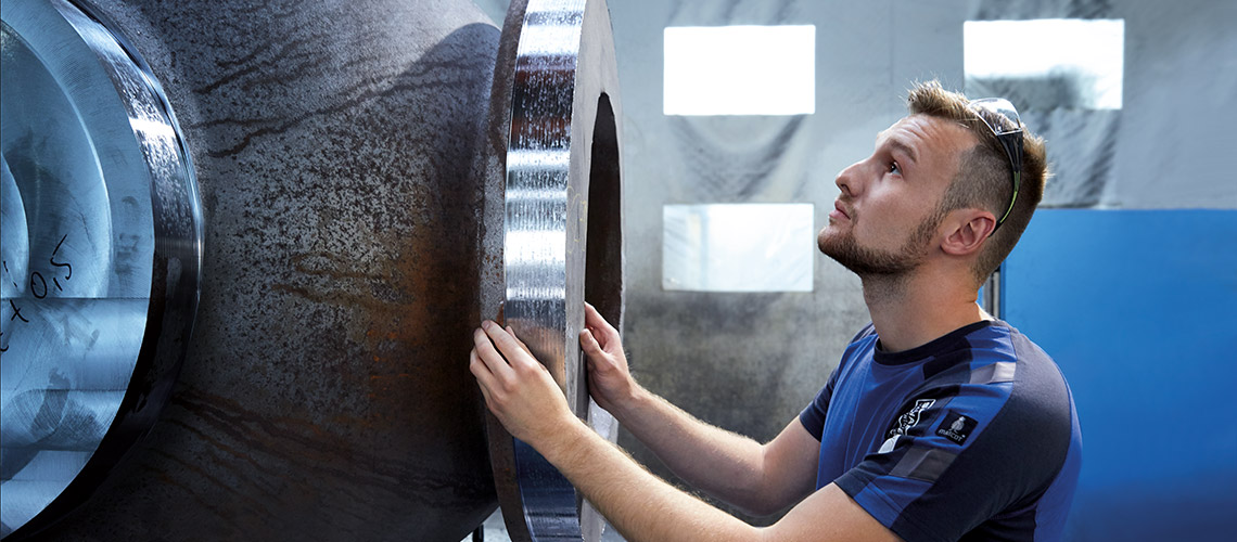 CNC Bearbeitung eines tonnenschweren Maschinenbauteils